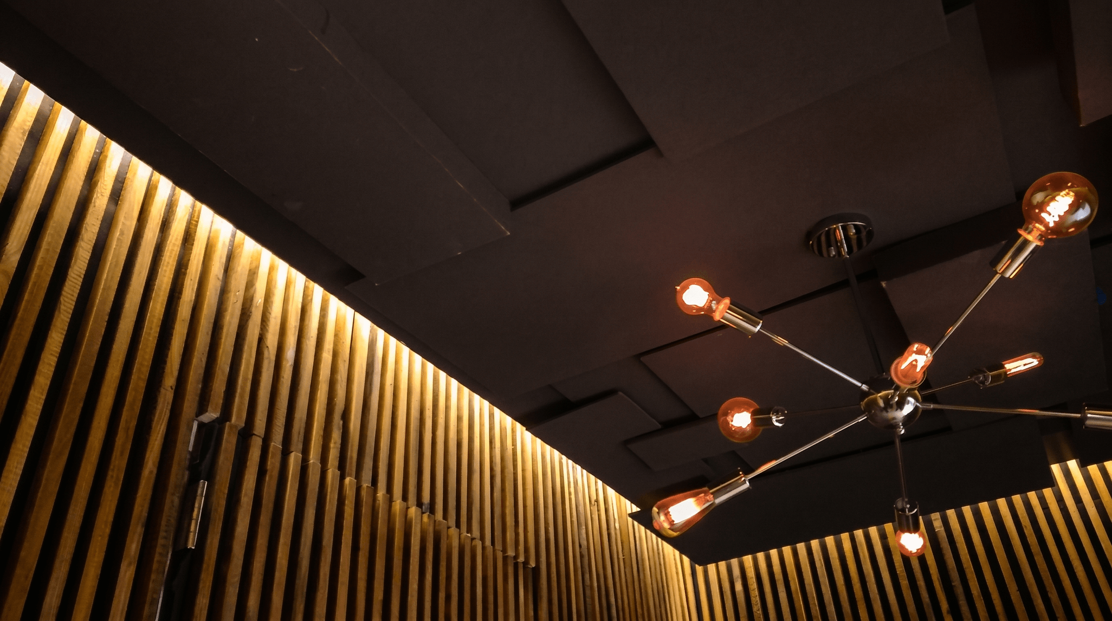 Commercial Vertical Timber Slat Lounge