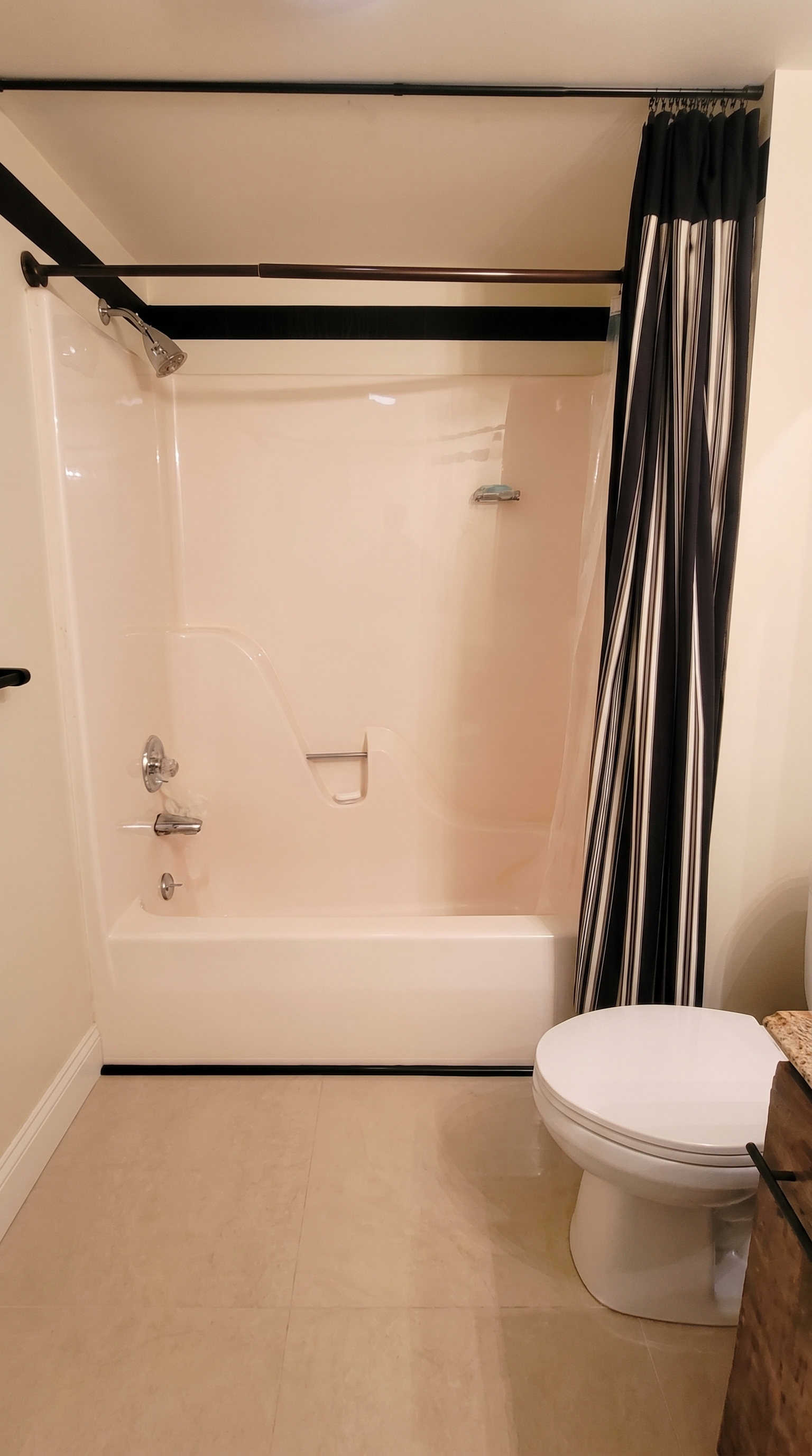 Malta Townhouse Bath Details image 2