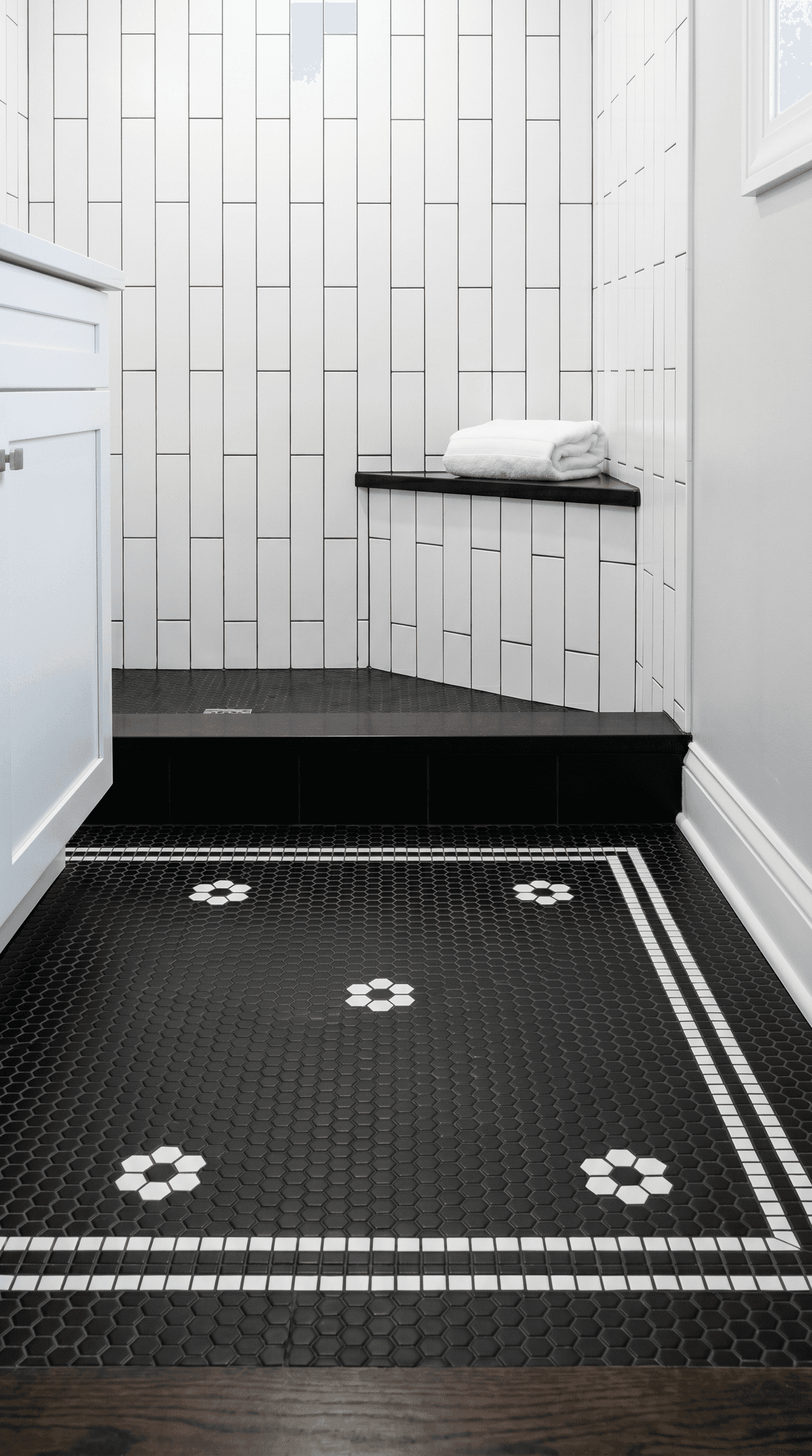 Saratoga Townhouse Bath Finishes image 1